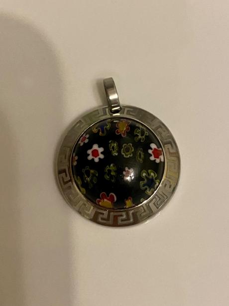 Nádherný prívesok s muranskym sklom,