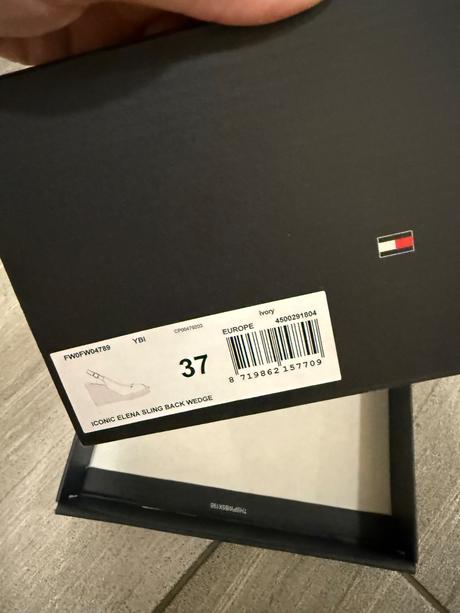 Topánky na klinovom opätku, tommy hilfiger,37