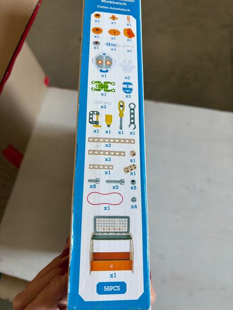 Hape - pracovný stôl malý objaviteľ,