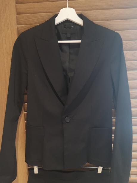 Čierny kostým s tubovou sukňou mango, mango,170