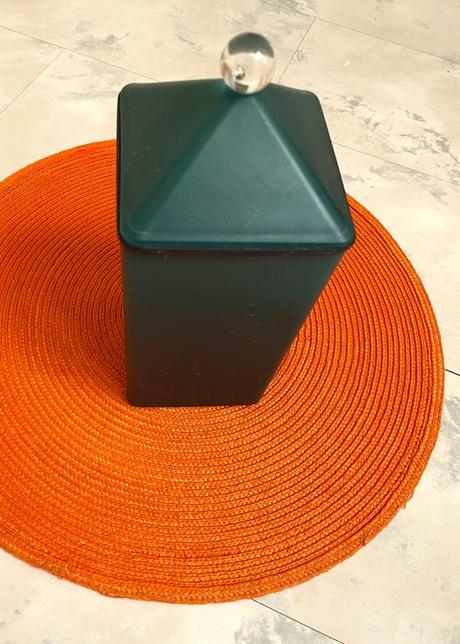 Plastové dekoratívne dózy / 2 ks, 