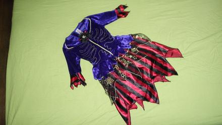 Saty pre piratku od tu, 