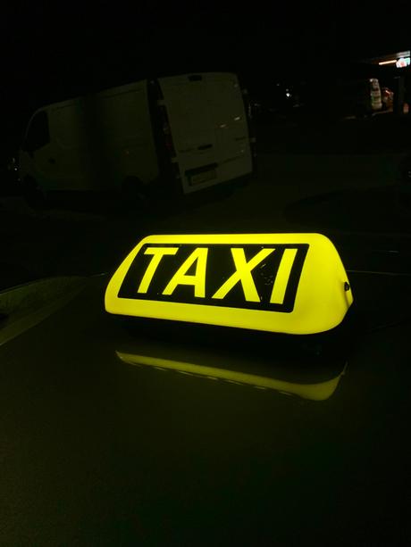 Taxi transparent (baner), 