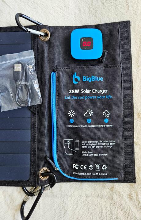 Prenosný solárny panel/nabíjačka bigblue 28 w,