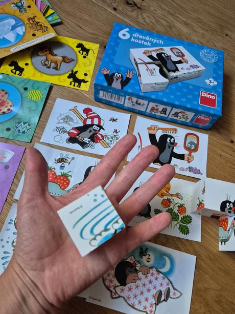 Drevené kocky + náučné kartičky sú perom, 