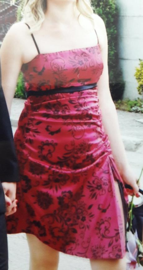 Spolocenske saty, 42