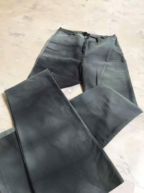 Rozšírené nohavice s vyšším pásom, l