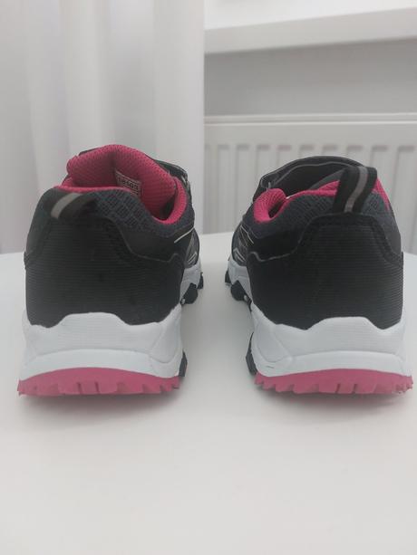 Dievčenské trekové tenisky, 30