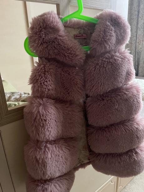 Mäkkučká vesta, 146