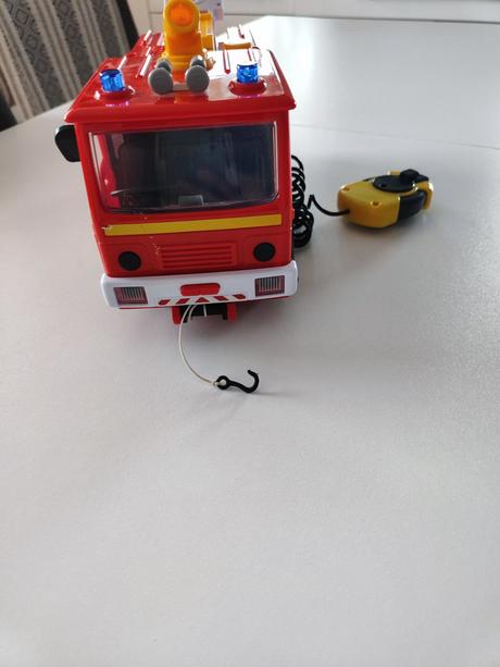 Požiarnik sam auto, 