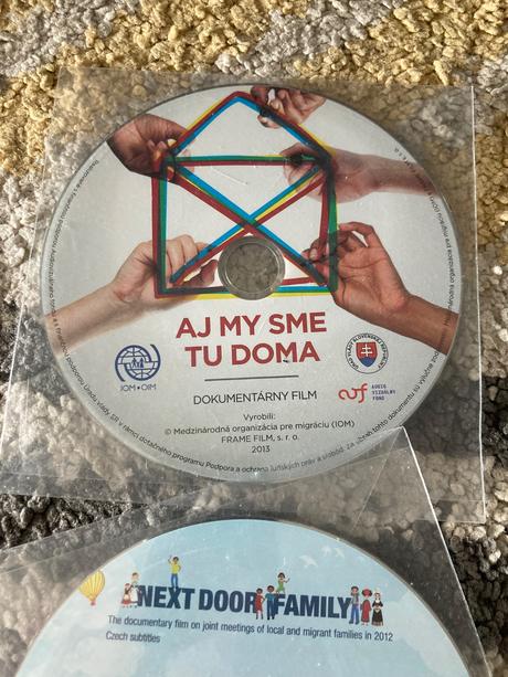 Dvd aj my sme tu doma a next door family,