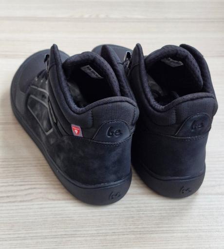 Arcticedge - all black 44, be lenka,44