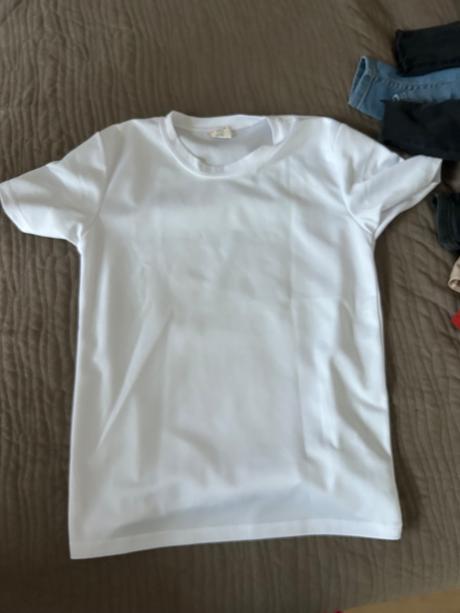 Dámske oblečenie, s