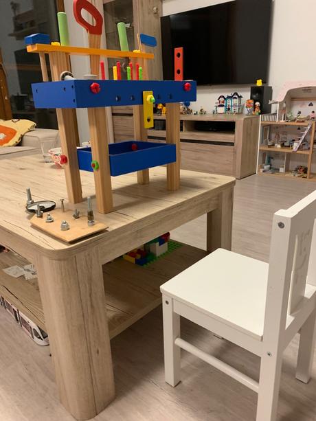 Detsky dreveny pracovny stolik, 