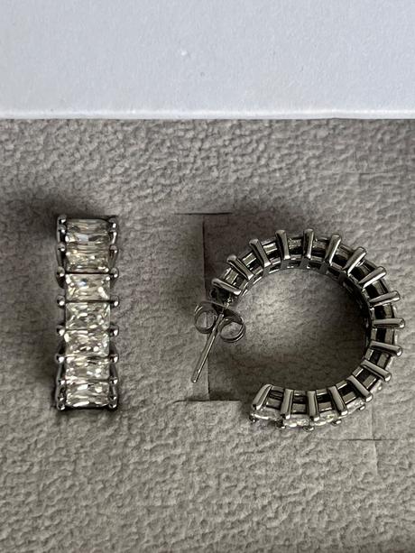 Franco bene nausnice kruhy s kamienkami,