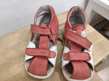 Sandálky, santé,29