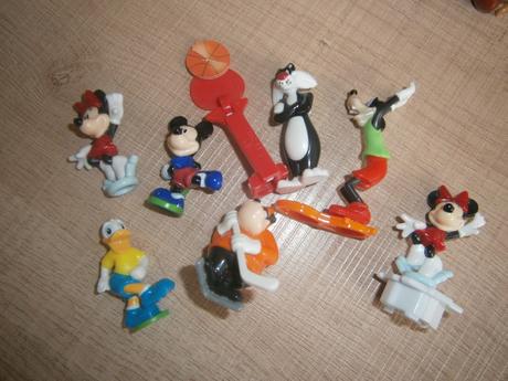 Kinder hračky(cena za ks), 