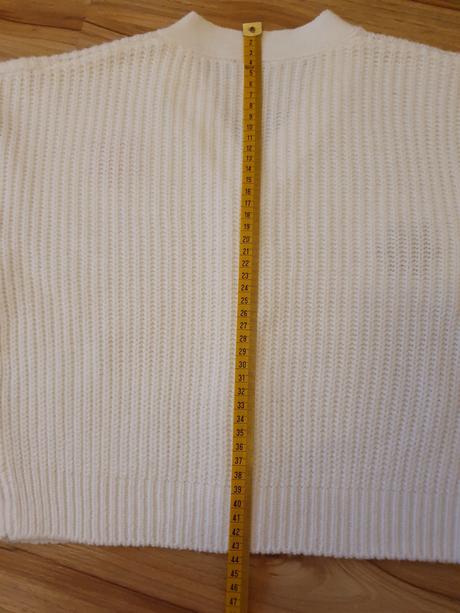 Sveter biely, 140