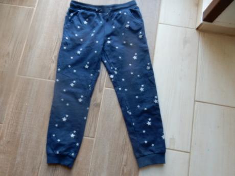 Pekné tepláčky, lupilu,116