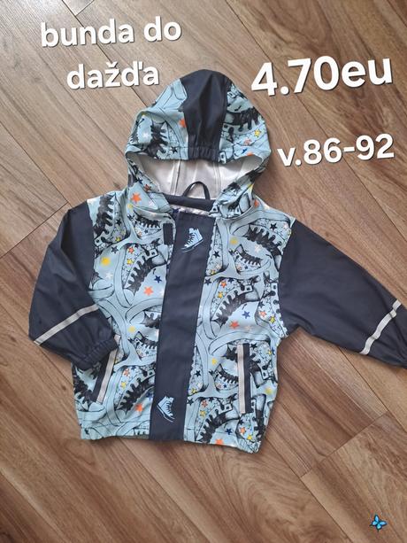 Bunda a nohavice do dažďa, 86