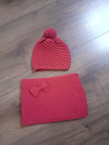 Čiapka a nákrčník, 152