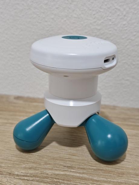 Vibrujúca elektronická masážna trojnožka, 