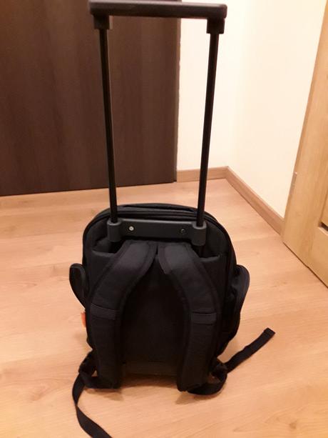 Školská taška na kolieskach,