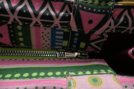 Stylova, moderna, trendy priestranna letna kabela,