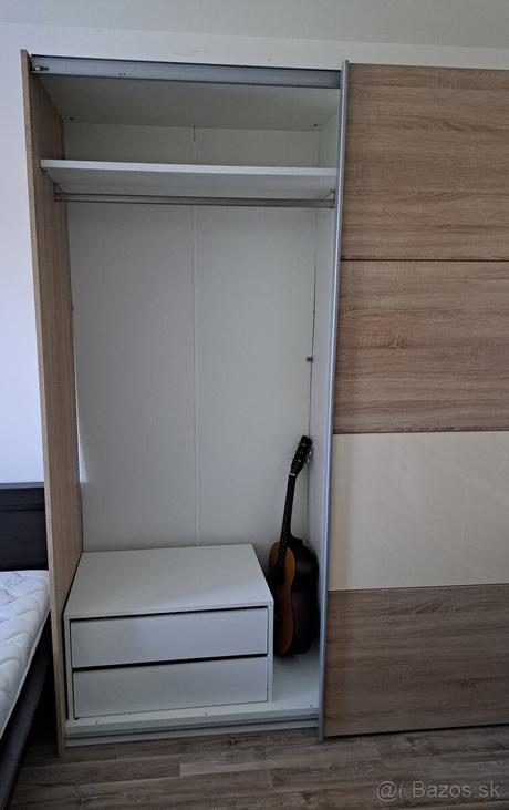 Predám šatníkovu skriňu decodom s202xv222xh66 cm, 