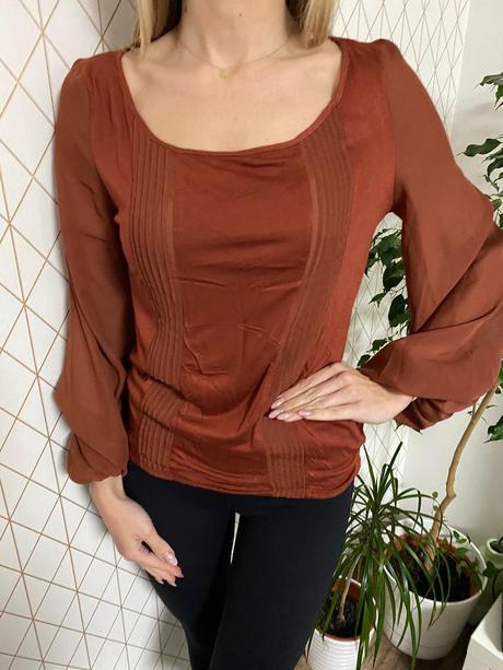 Bluzka, atmosphere,38