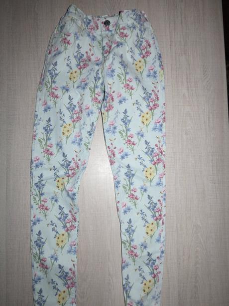Kvietkované nohavice, f&f,140