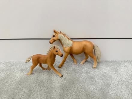 Schleich hafling kobyla a žriebätko,