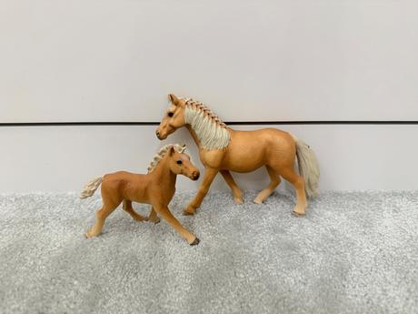 Schleich hafling kobyla a žriebätko,