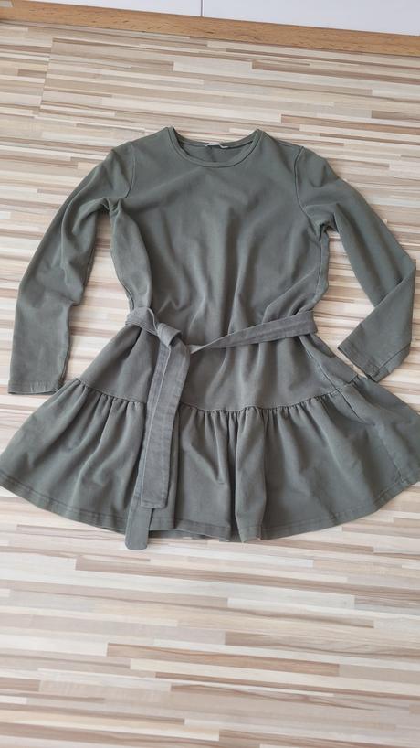 Saty olivovej farby, s