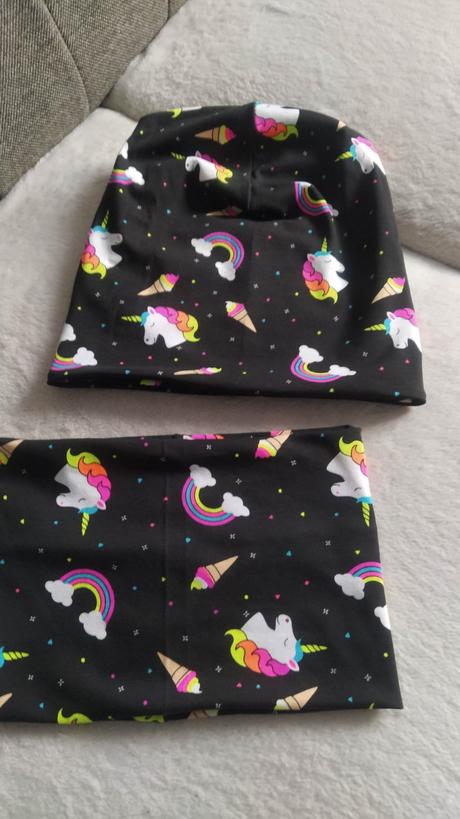 Set ciapka a nakrcnik jednorožec, 104