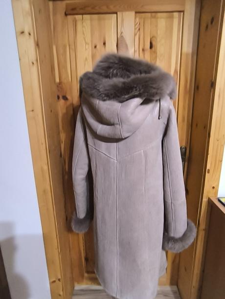 Béžový pravý kožuch, <50