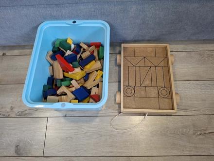 Drevené kocky s vozíkom, 