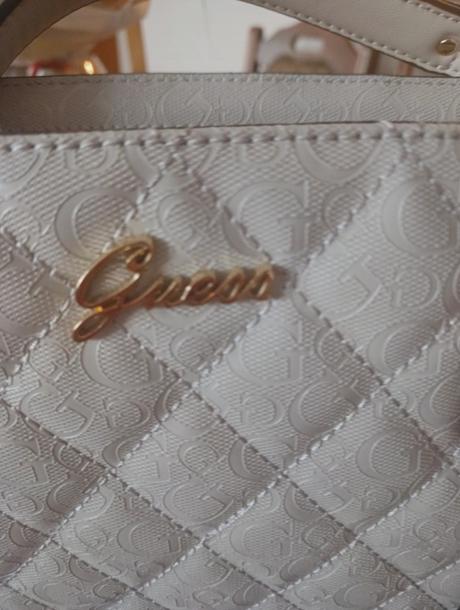 Kabelka guess, guess