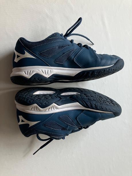 Tenisky halovky, mizuno,36