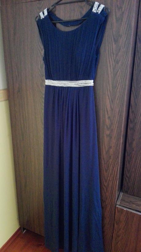 Tmavomodré dlhé šaty s perličkami, 38