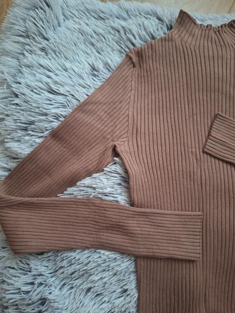 Hnedý pulover, bershka,s