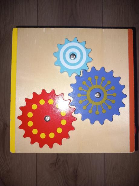 Vkladacia kocka a labyrint v jednom,