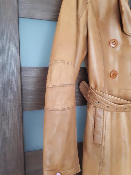 Pravý kožený kabát, 38