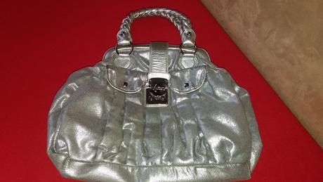 Strieborna kabelka elega, 