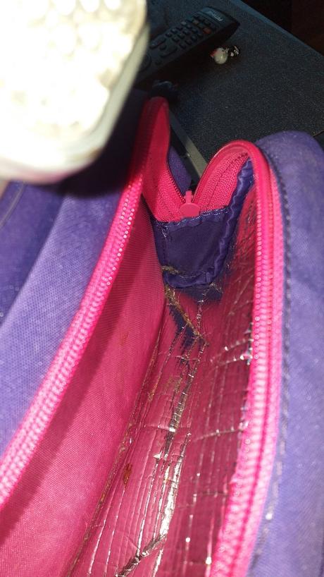 Skolska taska s konikom, 