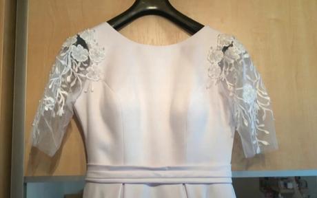 Svadobné šaty s čipkovanými rukávmi, m