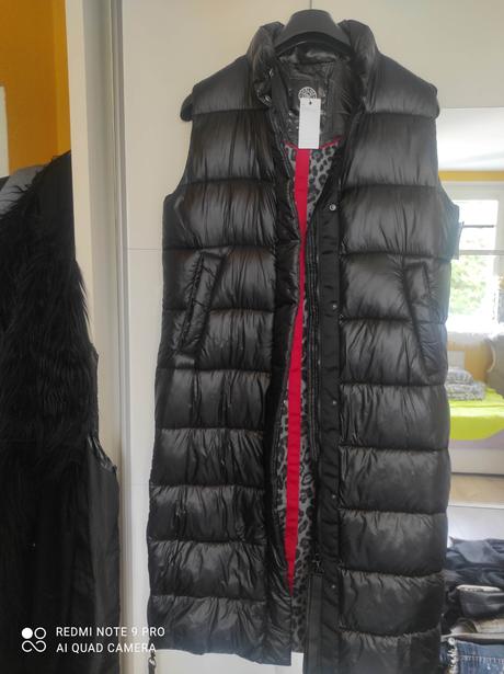 Značková dlhá prešívaná vesta c.m, m