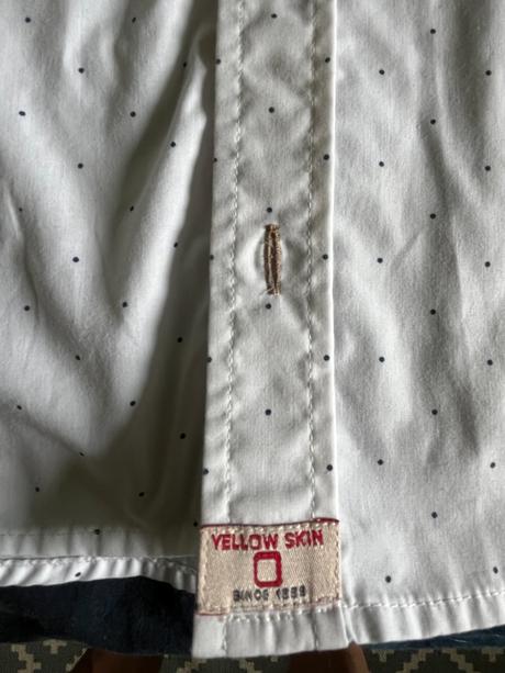 Biela bodkovaná pánska košeľa yellow skin, s