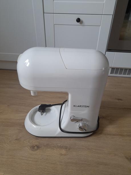 Robot klarstein lucia rossa + bohate prislusenstvo,