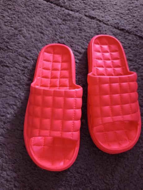 Letné šaty s čipkou, m